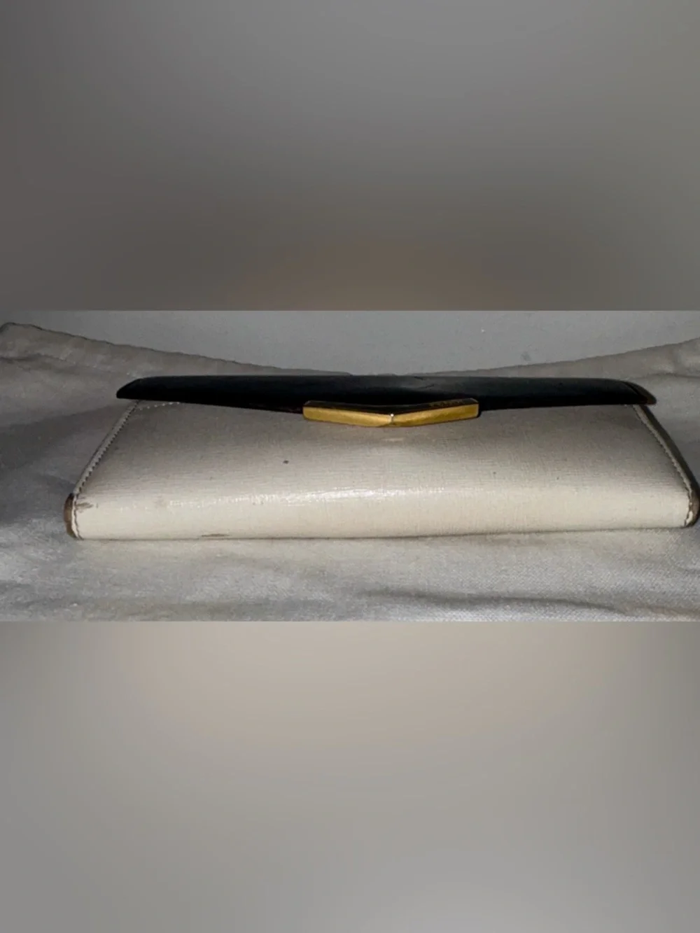 Fendi Black Leather V-Detail Wallet - Picture 5 of 12